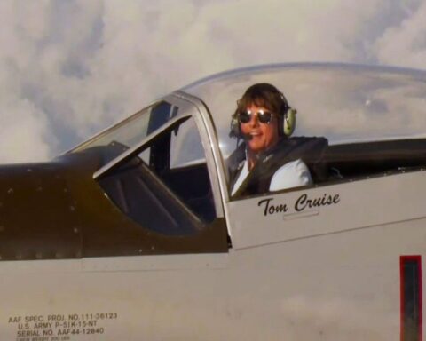 Tom Cruise Flies Jet While Accepting MTV Movie and TV Award