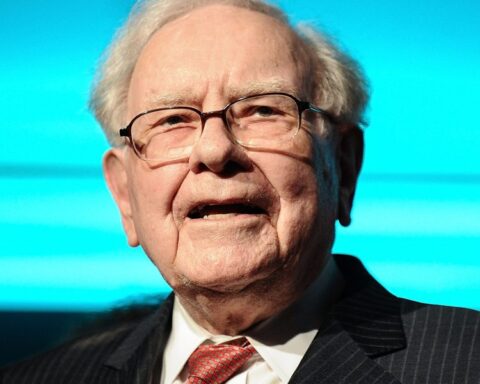 Warren Buffett likens unleashing of A.I. to that of A-bomb